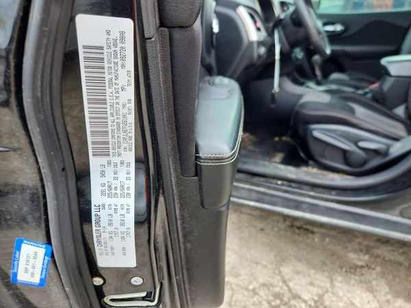2015 JEEP CHEROKEE Sport
