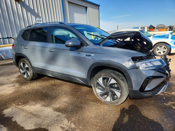 2024 VOLKSWAGEN TAOS 4Motion SE