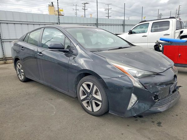2017 TOYOTA PRIUS