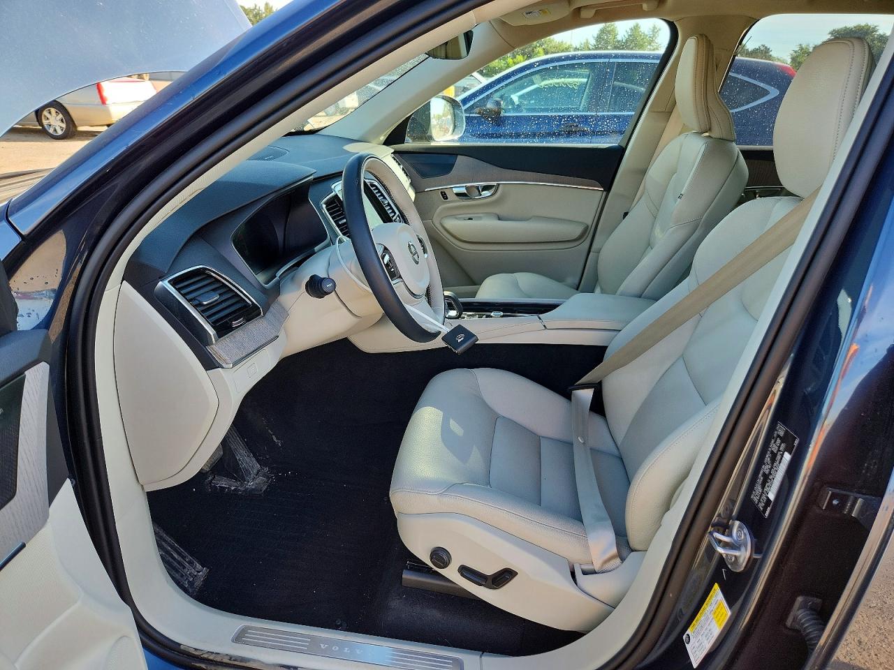 2024 VOLVO XC90 Plus Bright