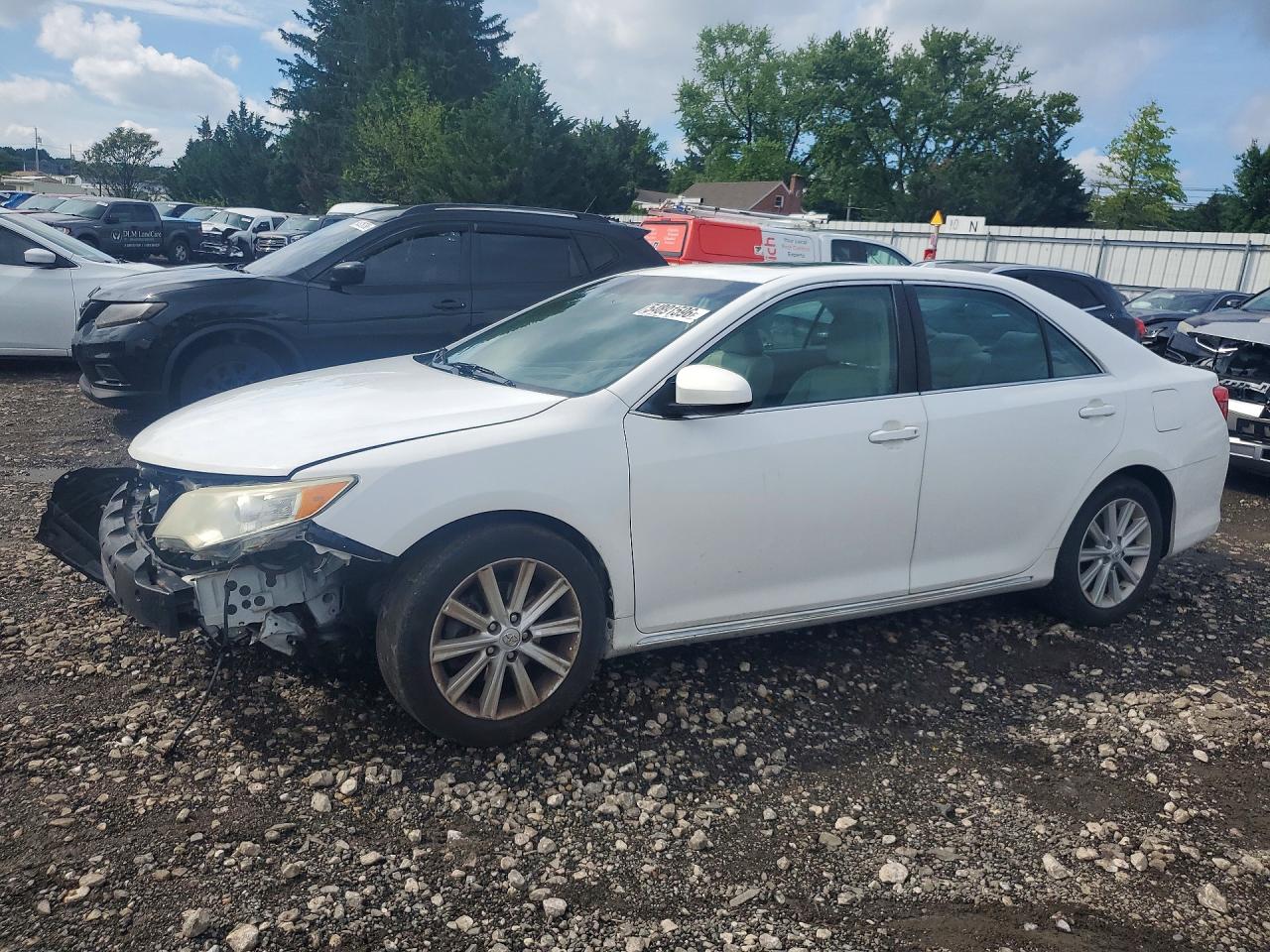 2014 TOYOTA CAMRY