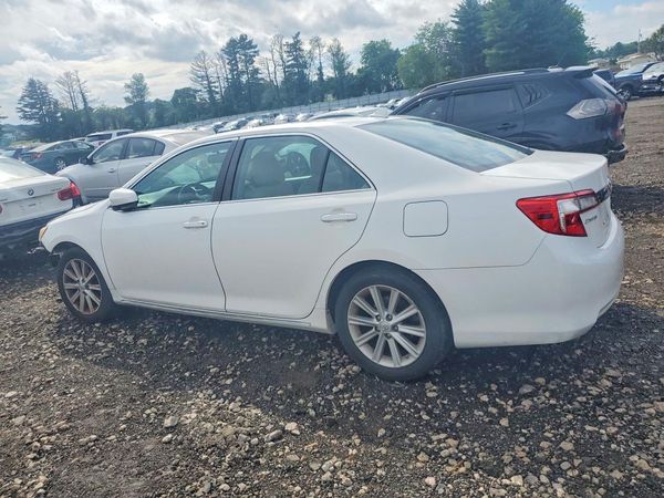 2014 TOYOTA CAMRY