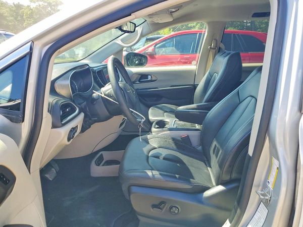 2024 CHRYSLER PACIFICA Select — DENT