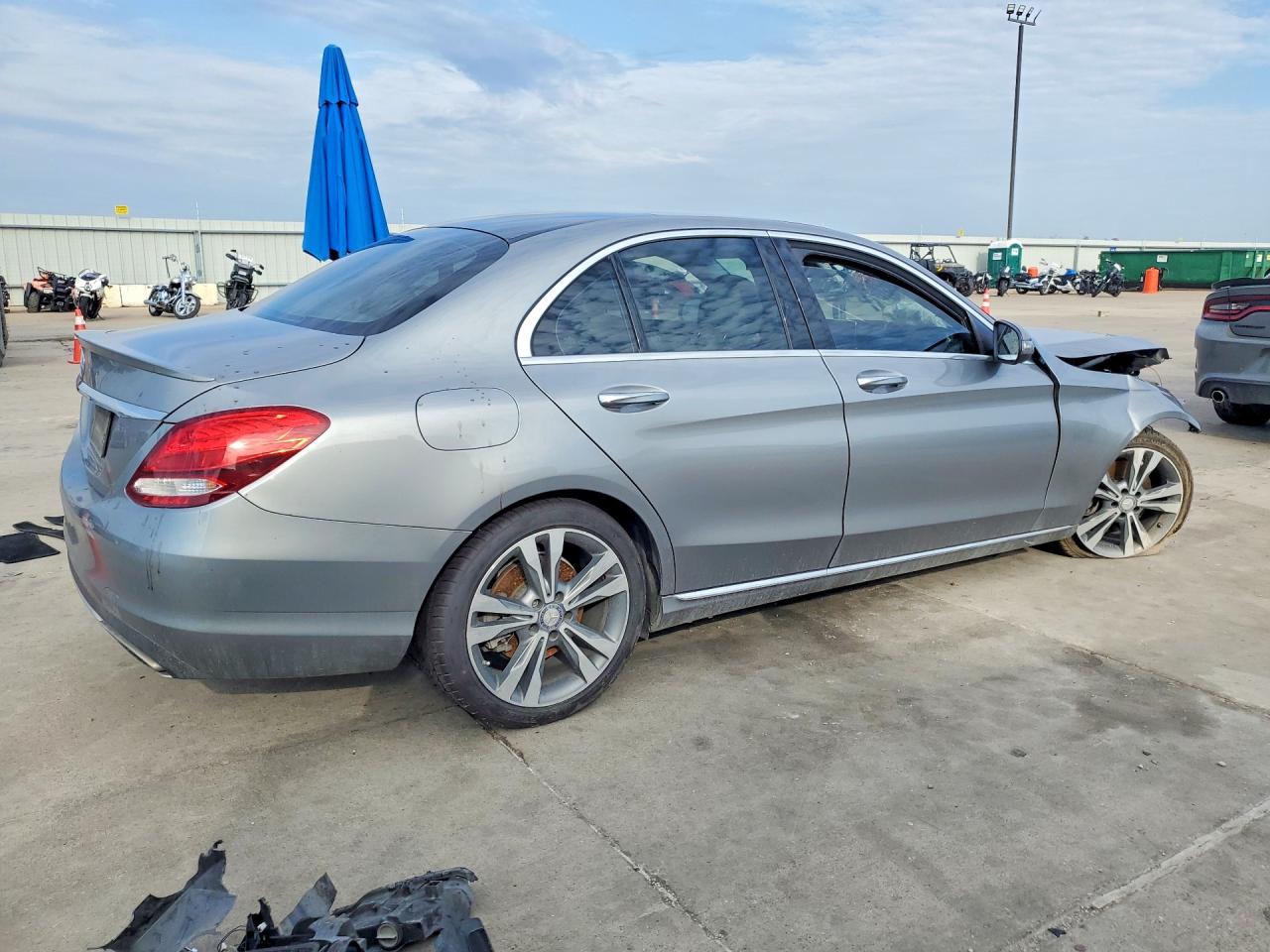 2016 MERCEDES-BENZ C C300