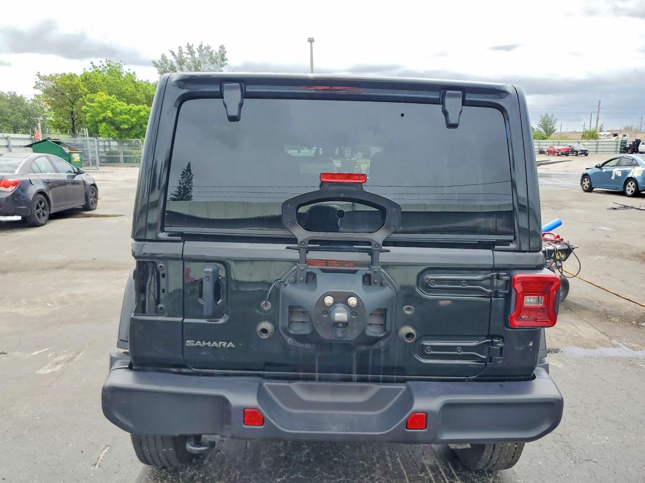 2025 JEEP WRANGLER Sahara
