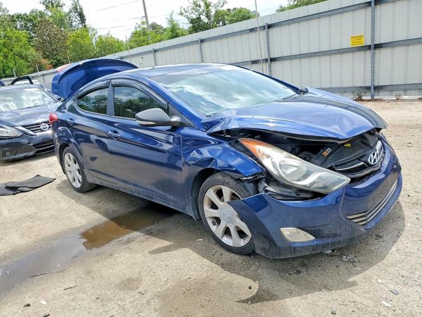 2013 HYUNDAI ELANTRA