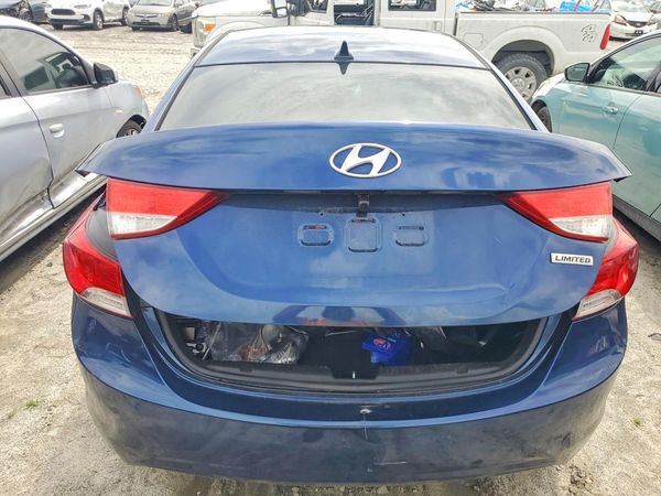 2013 HYUNDAI ELANTRA