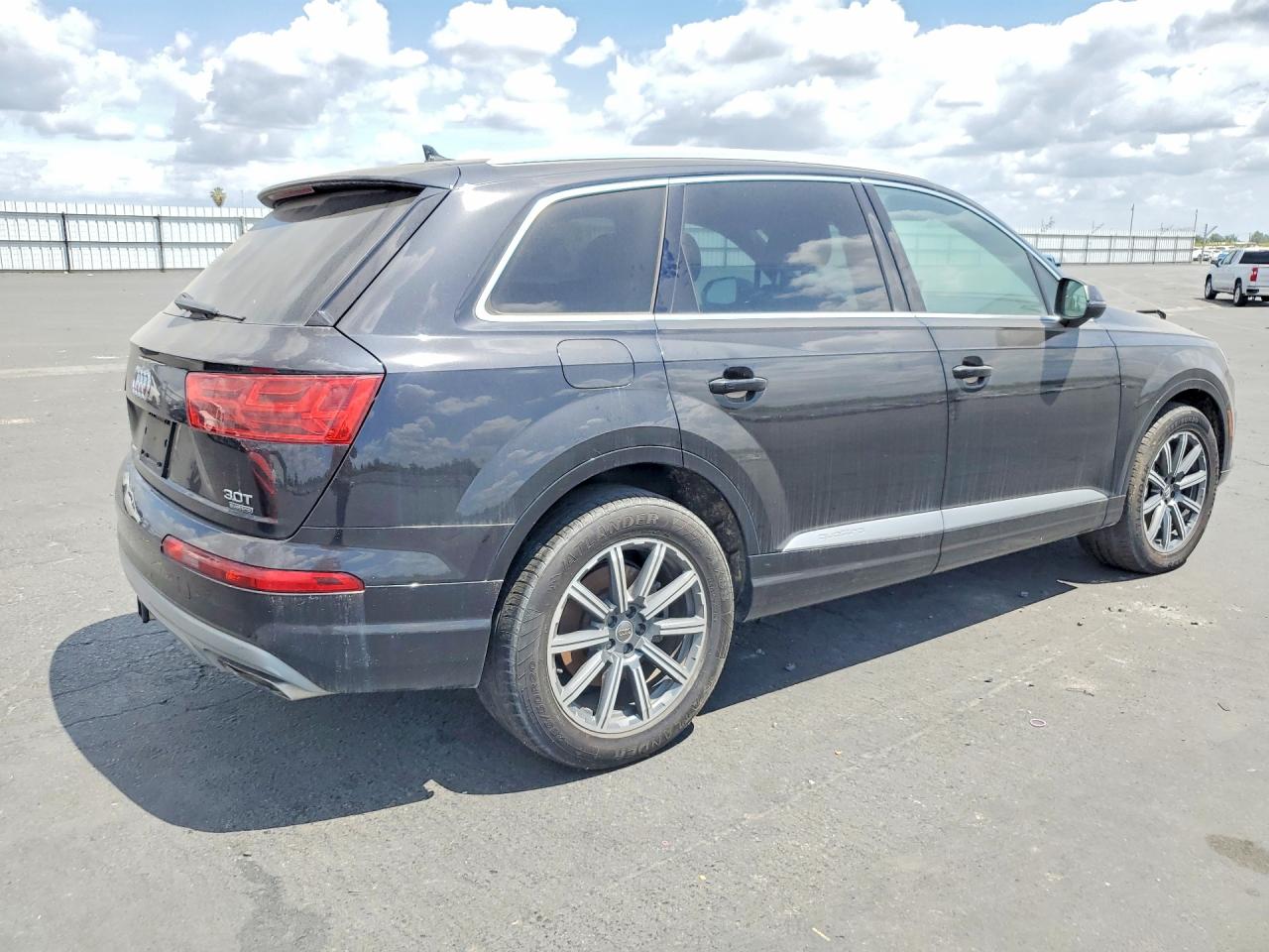 2017 AUDI Q7 quattro Premium Plus