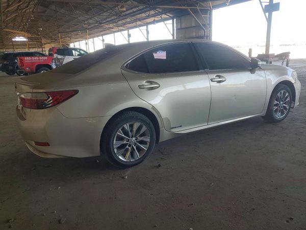 2015 LEXUS ES 300h