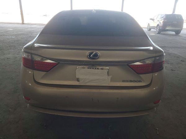 2015 LEXUS ES 300h