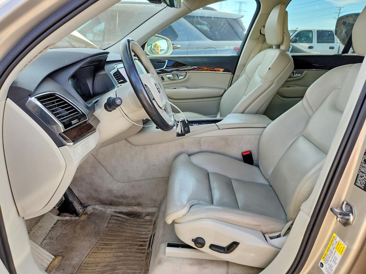 2016 VOLVO XC90 SV42 Momentum