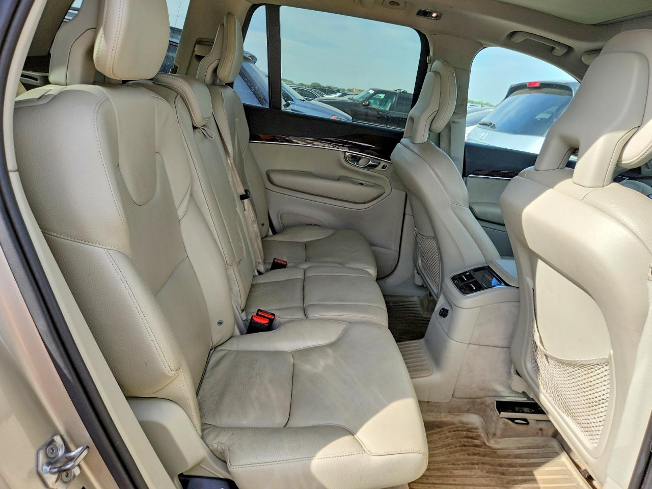 2016 VOLVO XC90 SV42 Momentum