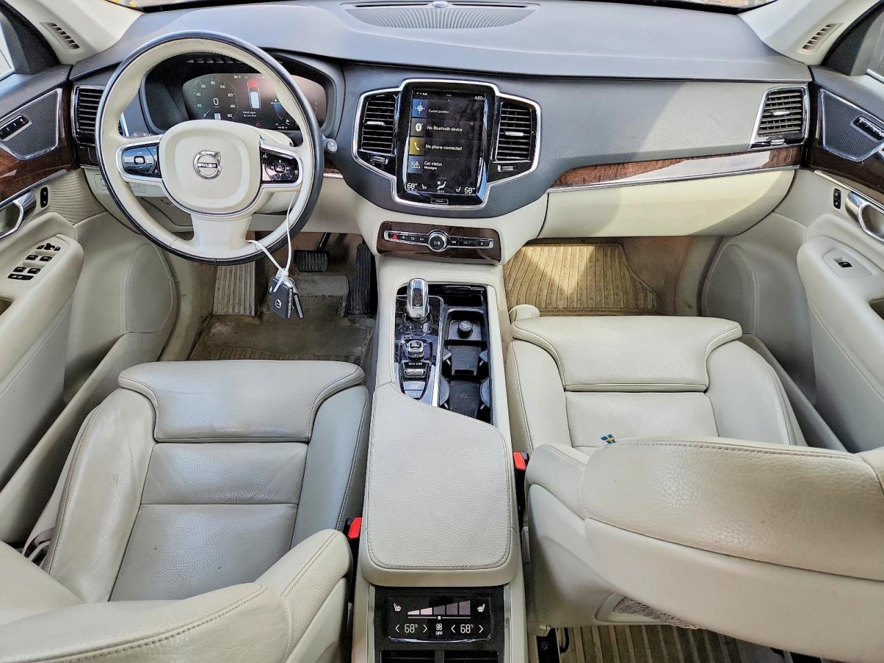 2016 VOLVO XC90 SV42 Momentum