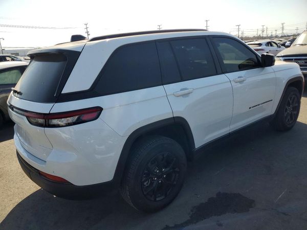 2024 JEEP GRAND CHEROKEE LAREDO 4X2