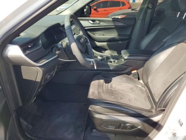 2024 JEEP GRAND CHEROKEE LAREDO 4X2