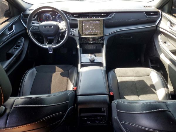 2024 JEEP GRAND CHEROKEE LAREDO 4X2