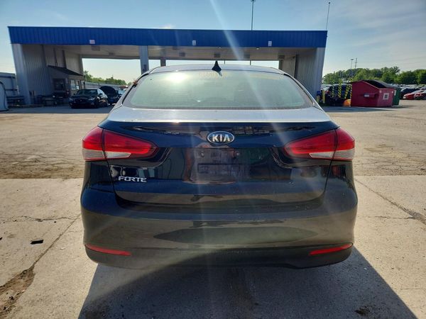 2018 KIA FORTE LX Base