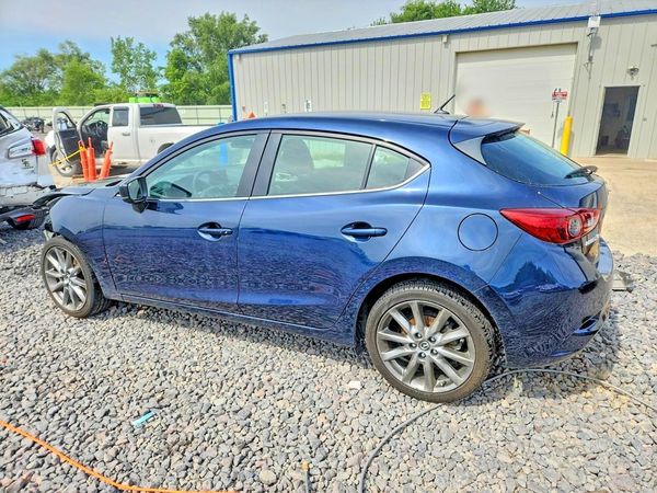 2018 MAZDA 3 Touring