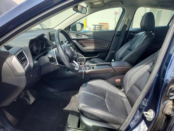 2018 MAZDA 3 Touring