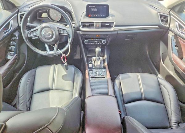 2018 MAZDA 3 Touring