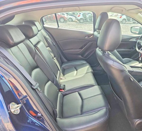 2018 MAZDA 3 Touring