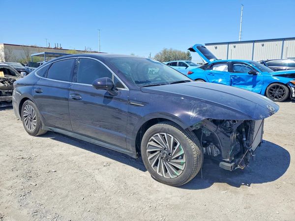 2025 HYUNDAI SONATA Limited — Passenger 3/4