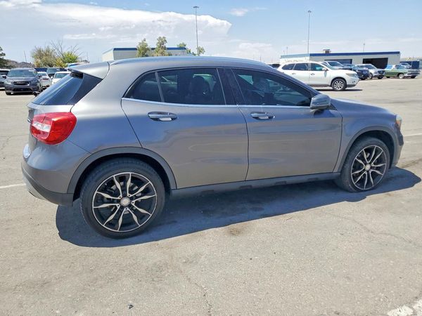 2016 MERCEDES-BENZ GLA GLA250