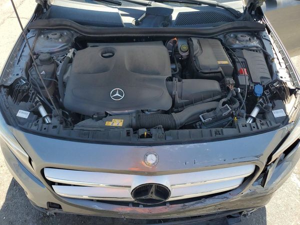2016 MERCEDES-BENZ GLA GLA250