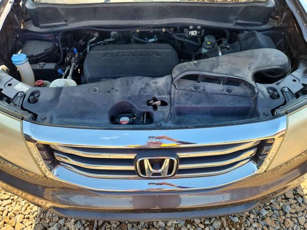 2014 HONDA PILOT EXL-N — Engine bay