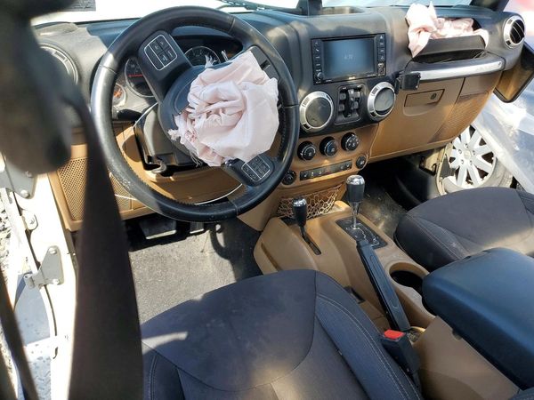 2017 JEEP WRANGLER UNLIMITED SAHARA 4X4