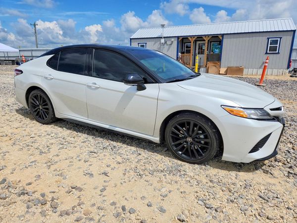 2020 TOYOTA CAMRY XSE — Passenger 3/4