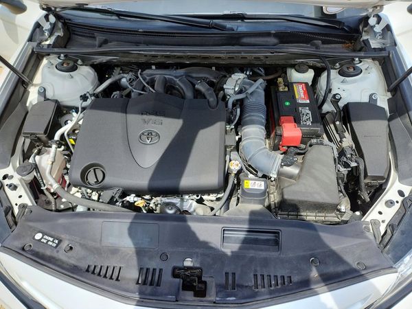2020 TOYOTA CAMRY XSE — Engine bay