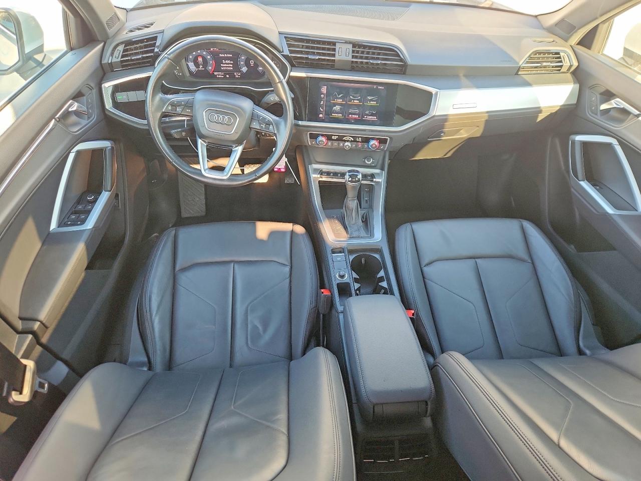 2020 AUDI Q3 quattro Premium
