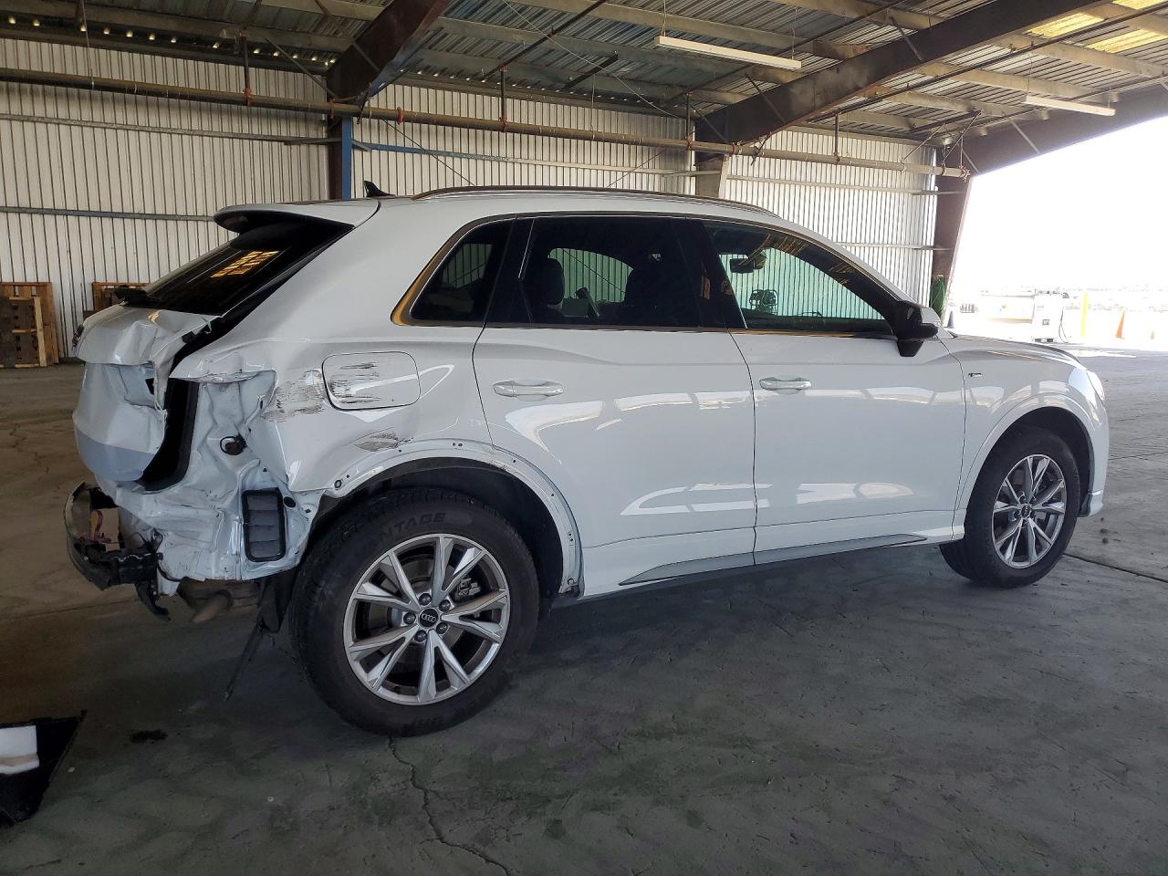 2024 AUDI Q3 S Line quattro Premium