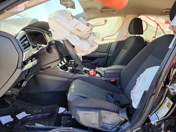 2020 VOLKSWAGEN JETTA S, SE, R-Line — DENT