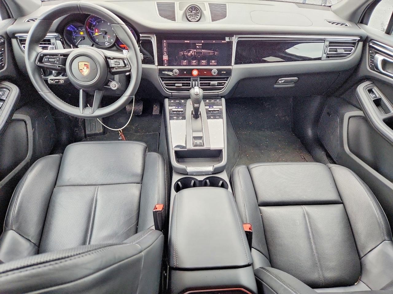2024 PORSCHE MACAN