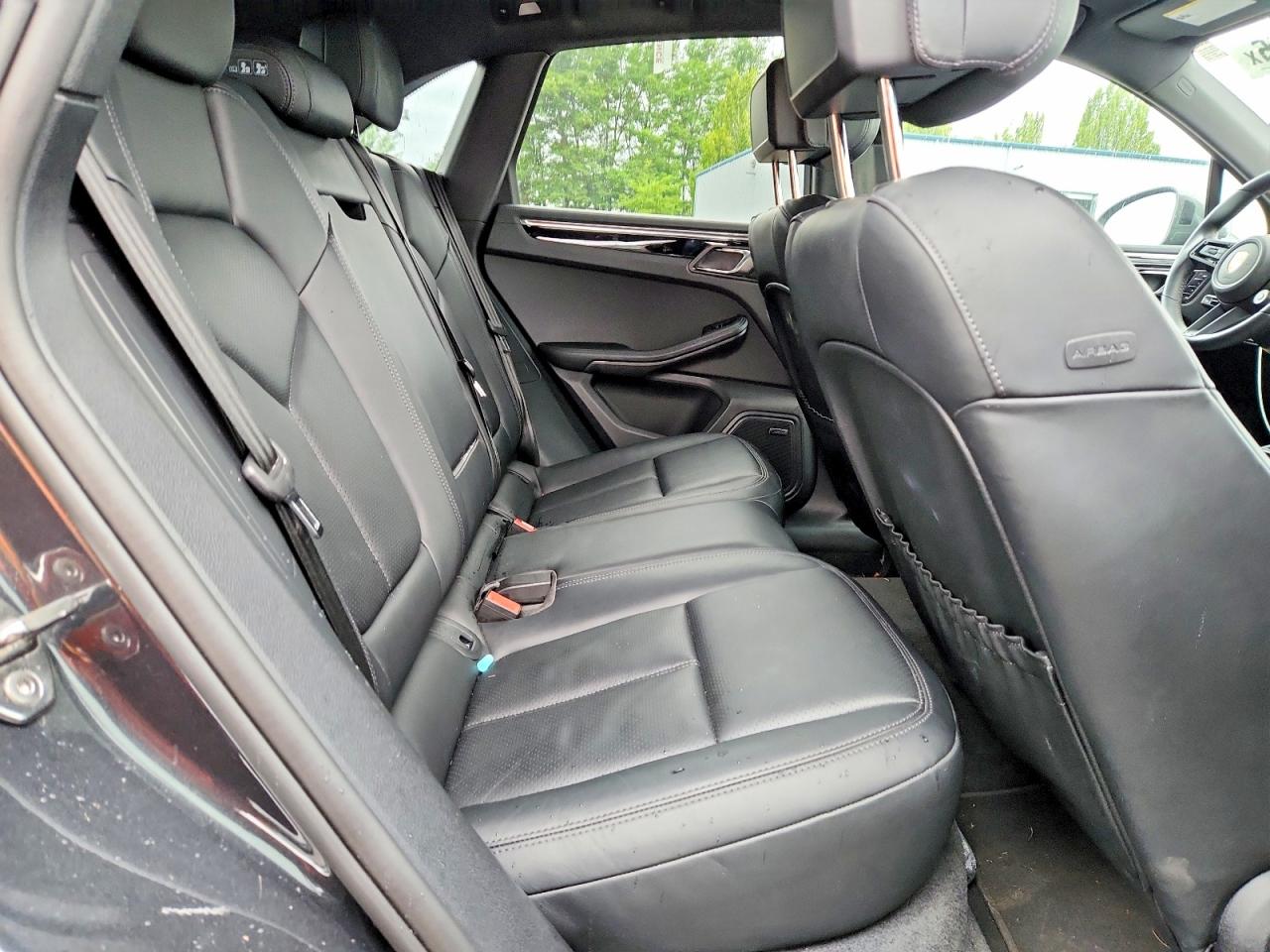2024 PORSCHE MACAN