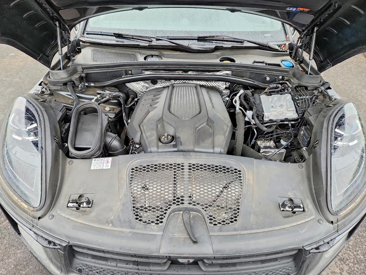 2024 PORSCHE MACAN