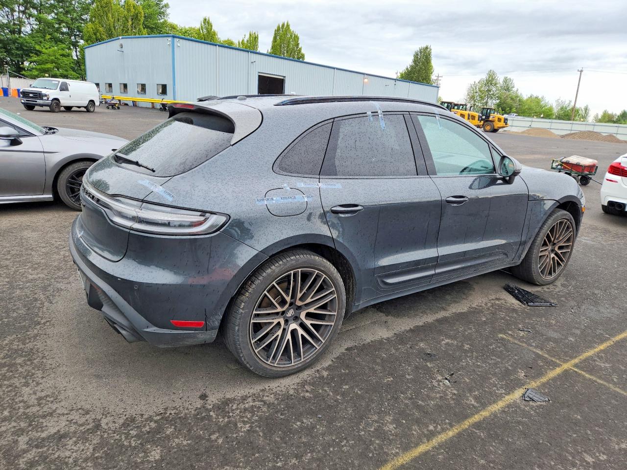 2024 PORSCHE MACAN