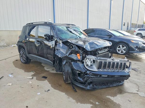 2019 JEEP RENEGADE Limited — Passenger 3/4