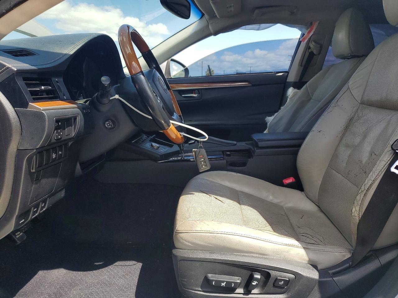2013 LEXUS ES 300h
