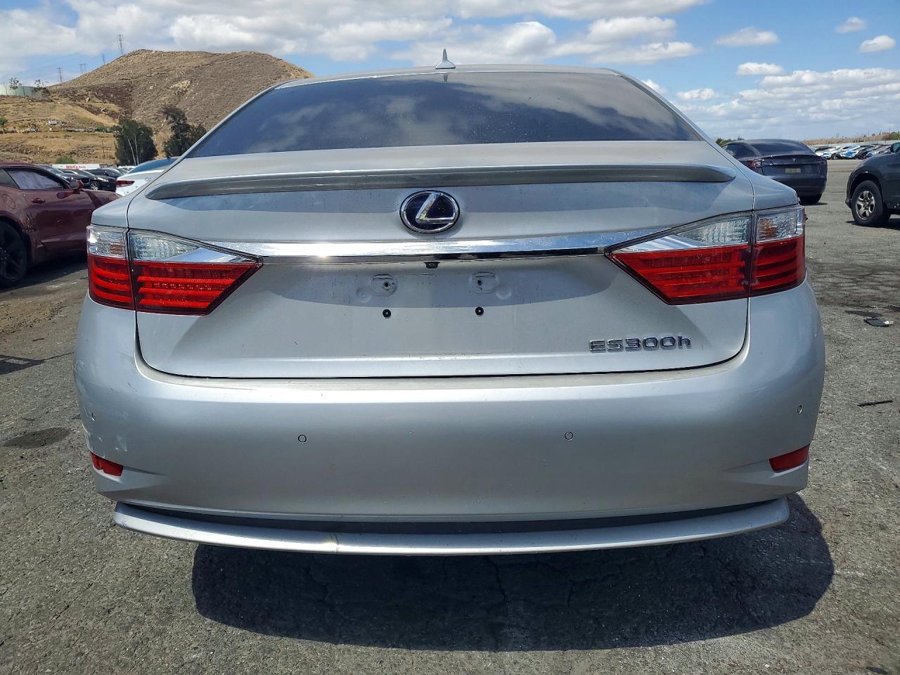 2013 LEXUS ES 300h