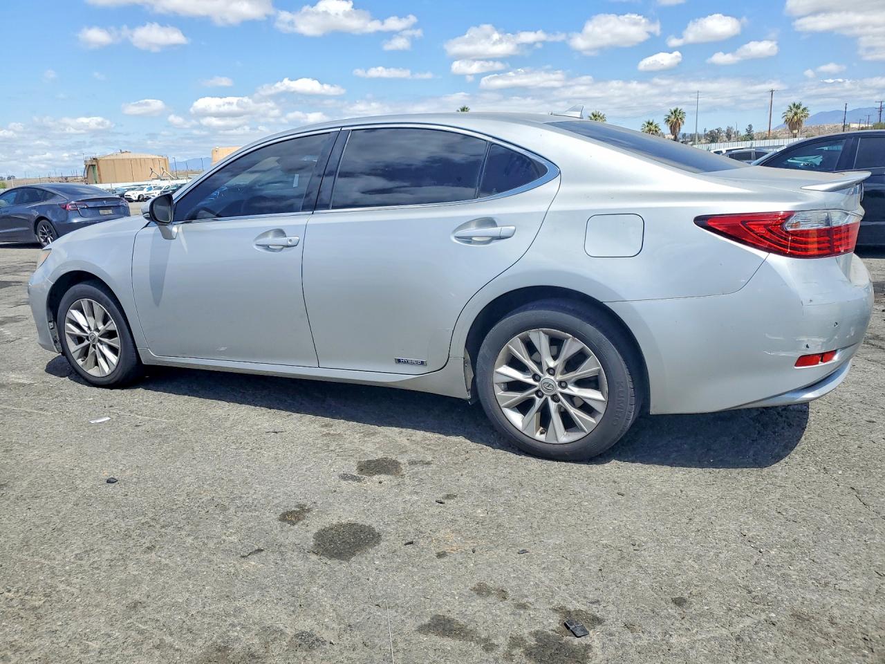2013 LEXUS ES 300h