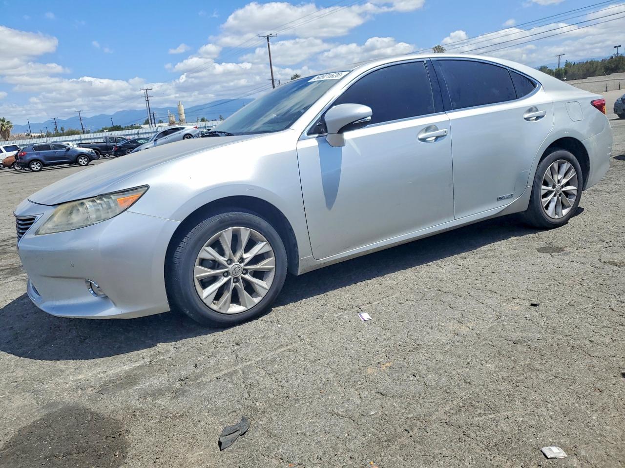 2013 LEXUS ES 300h