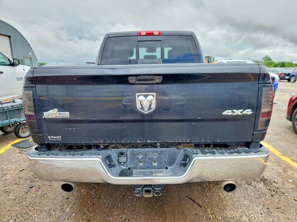 2016 RAM 1500 SLT