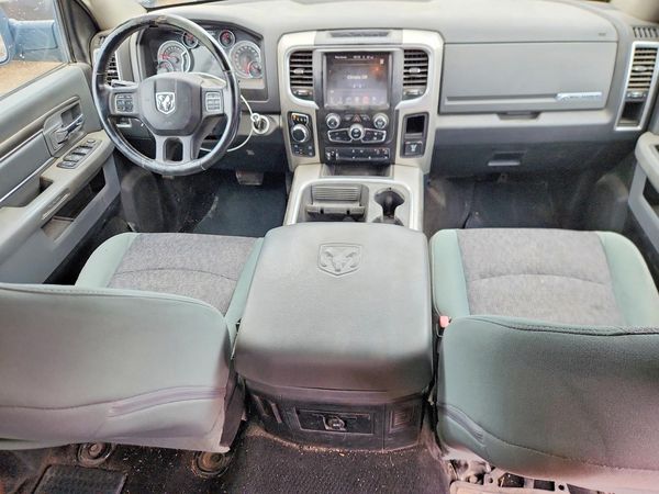 2016 RAM 1500 SLT