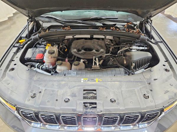2024 JEEP GRAND CHEROKEE Limited 4XE — Engine bay