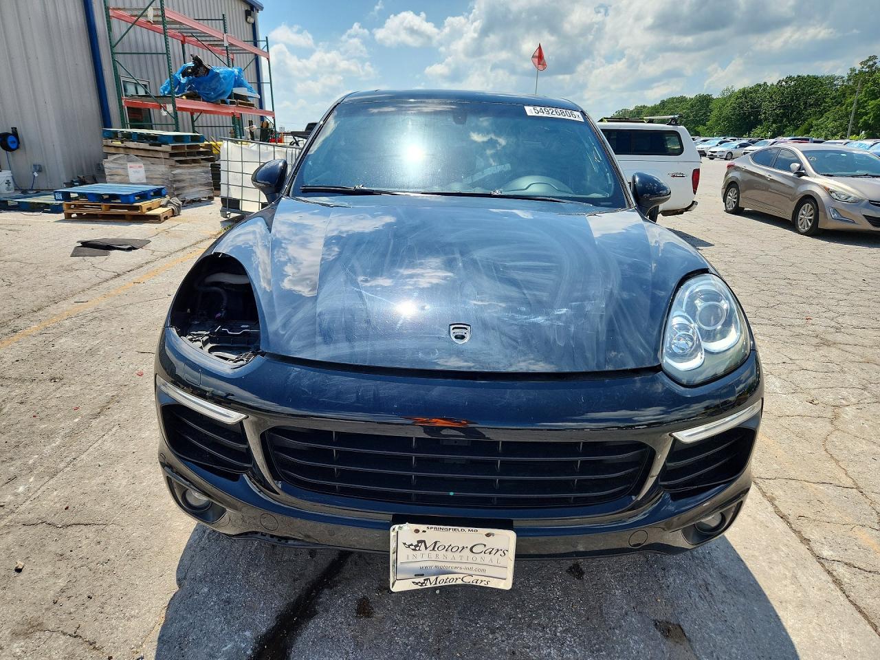 2017 PORSCHE CAYENNE