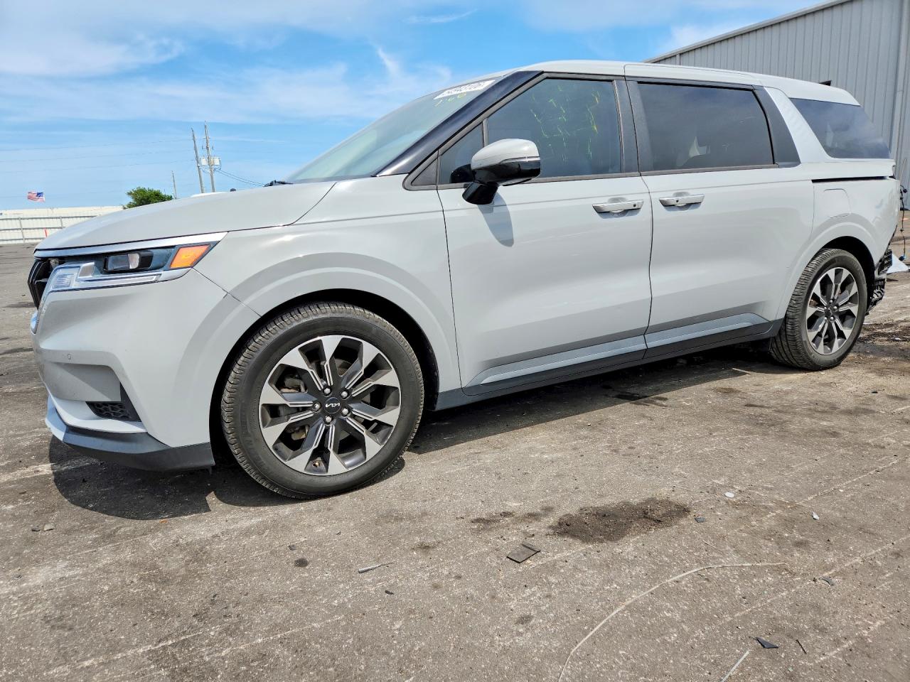 2022 KIA CARNIVAL EX