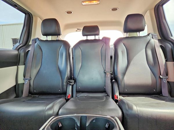 2022 KIA CARNIVAL EX